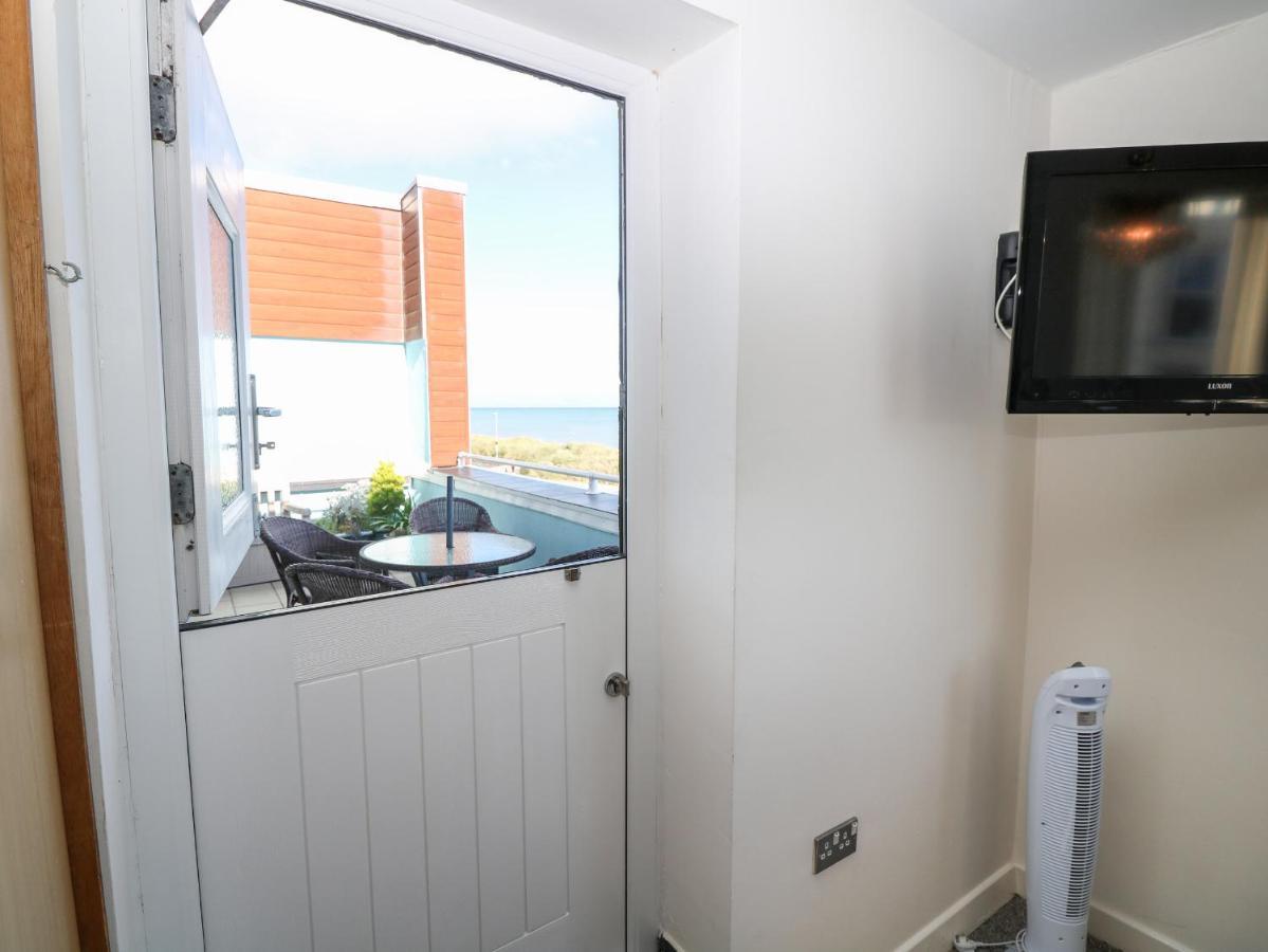 Sea View Apartment Пулхели Экстерьер фото